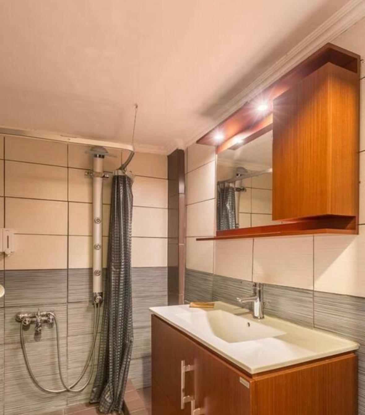Holodek Apartments Ground & Semibasement Atenas Exterior foto
