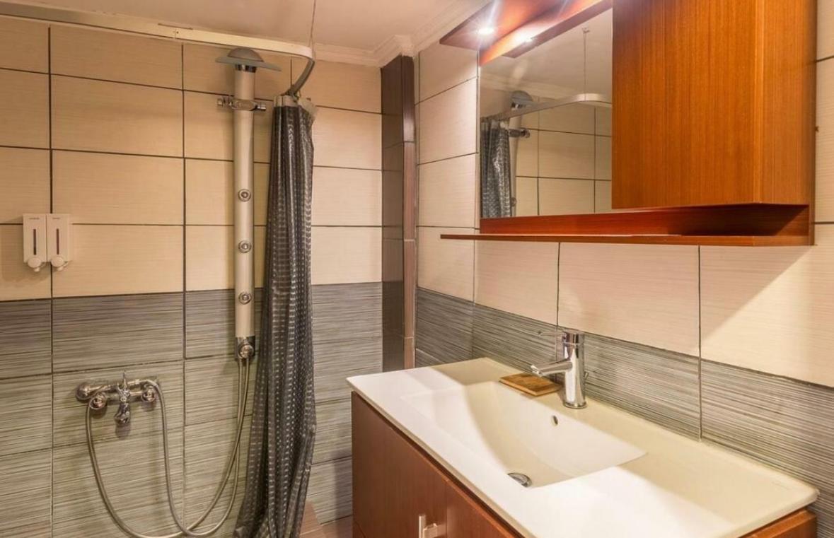 Holodek Apartments Ground & Semibasement Atenas Exterior foto